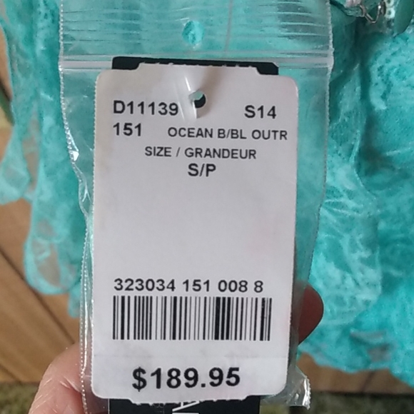 Dress - Picture 4 of 4